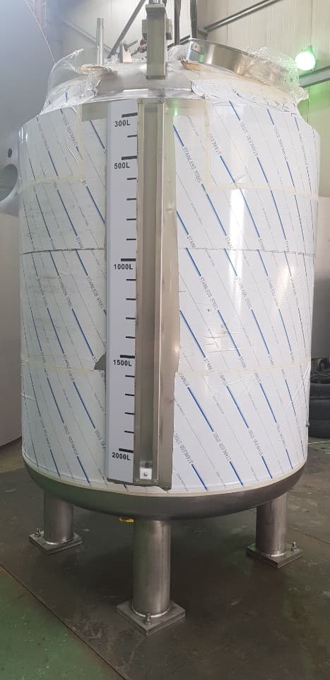 Food storage / mixing tank