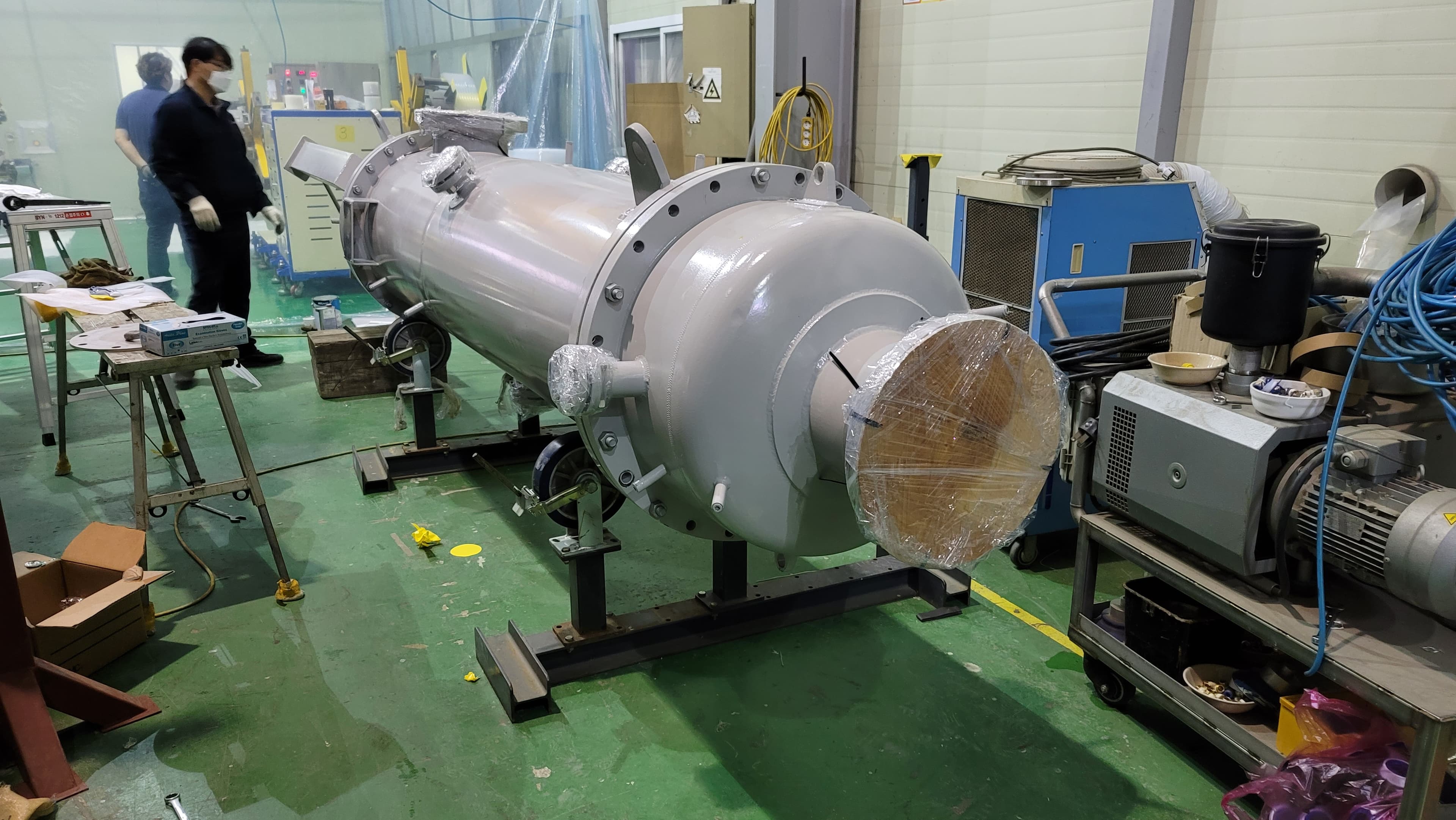 Precision cylindrical process vessel