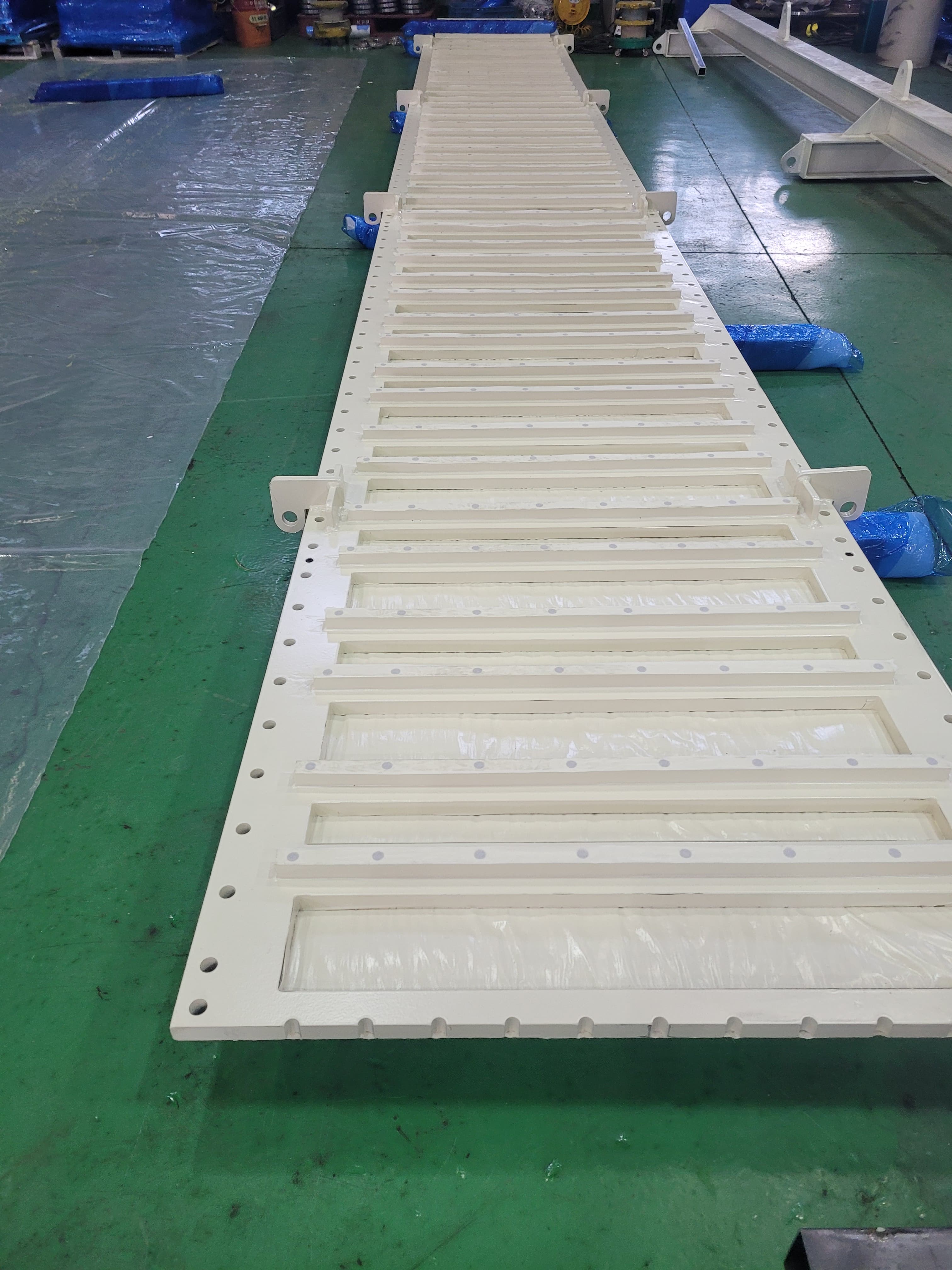 Precision plate / cover structure